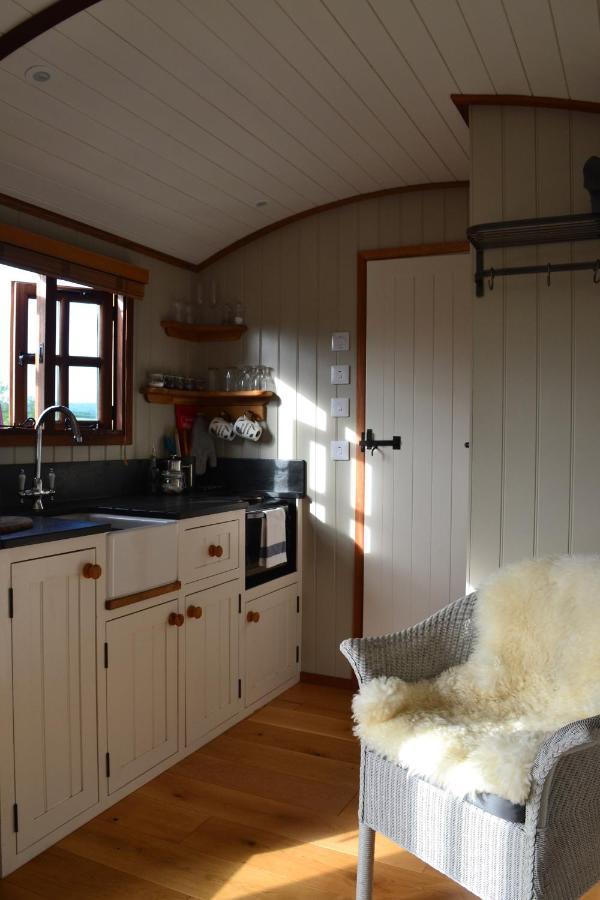 Luxury, Rural Shepherds Hut With Hot Tub Nr Bath 布里斯托 外观 照片