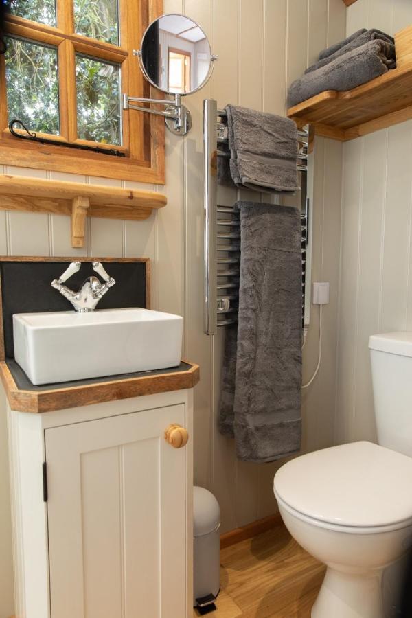 Luxury, Rural Shepherds Hut With Hot Tub Nr Bath 布里斯托 外观 照片