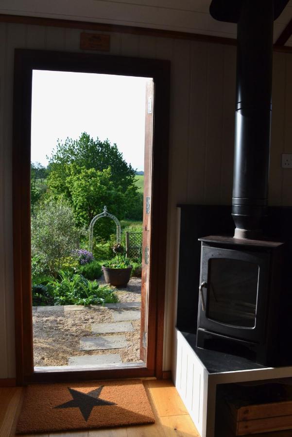 Luxury, Rural Shepherds Hut With Hot Tub Nr Bath 布里斯托 外观 照片